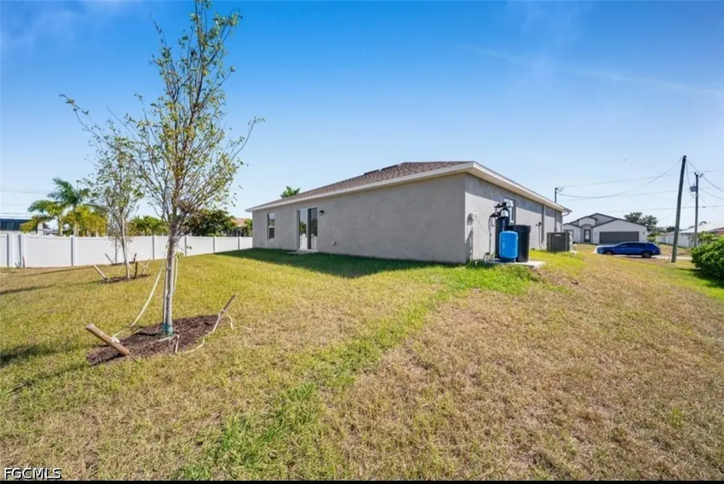 2912 NW 5th Place Cape Coral FL 33993