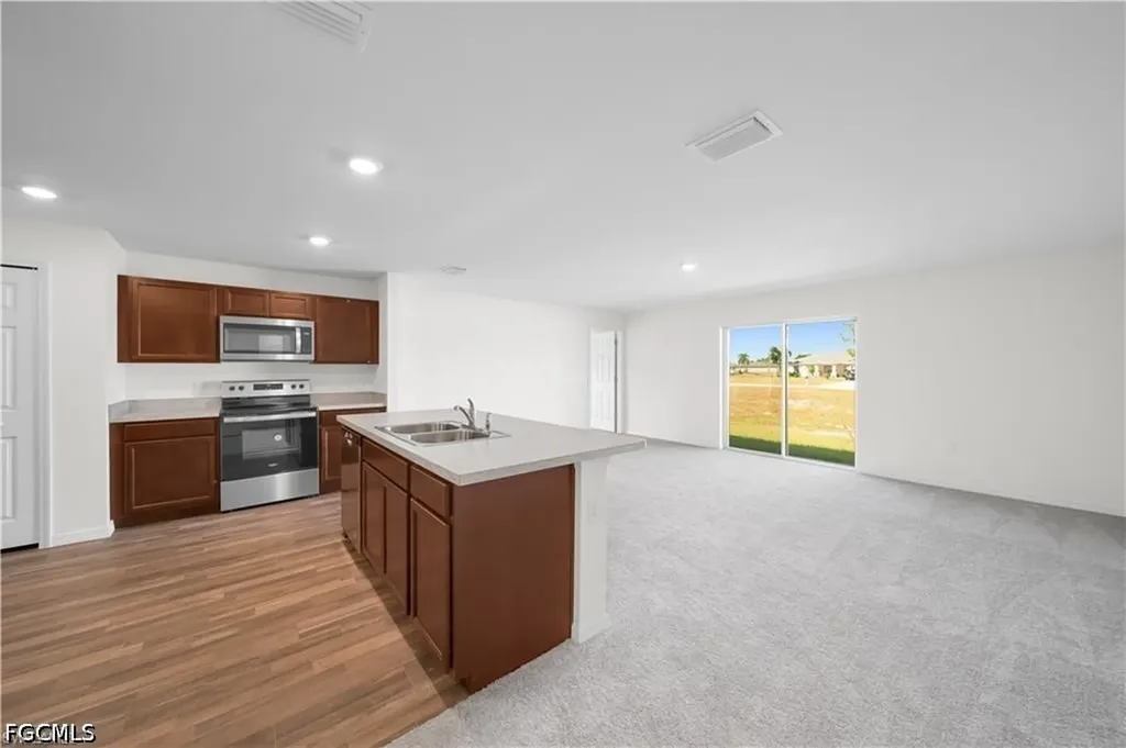 2912 NW 5th Place Cape Coral FL 33993
