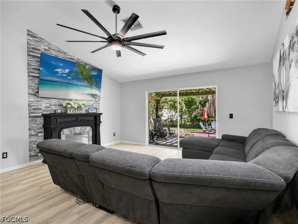 1903 NE 33rd Street Cape Coral FL 33909