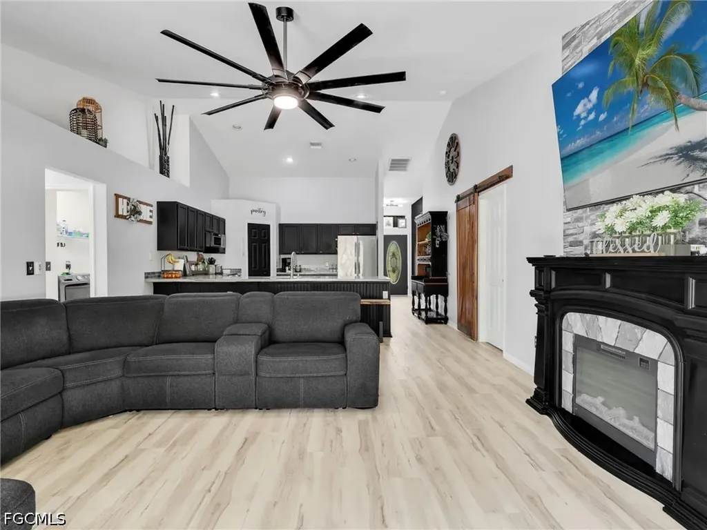 1903 NE 33rd Street Cape Coral FL 33909