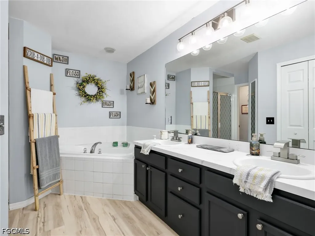 1903 NE 33rd Street Cape Coral FL 33909