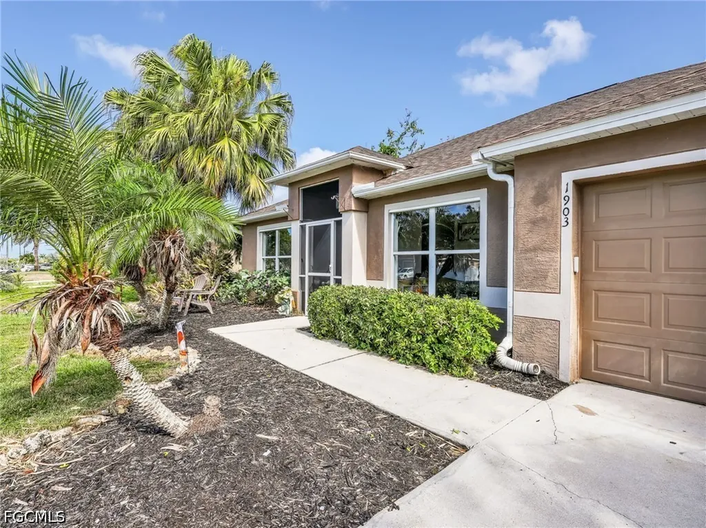 1903 NE 33rd Street Cape Coral FL 33909