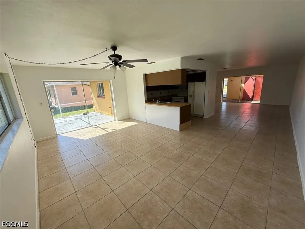 537 SE 6th Place Cape Coral FL 33990
