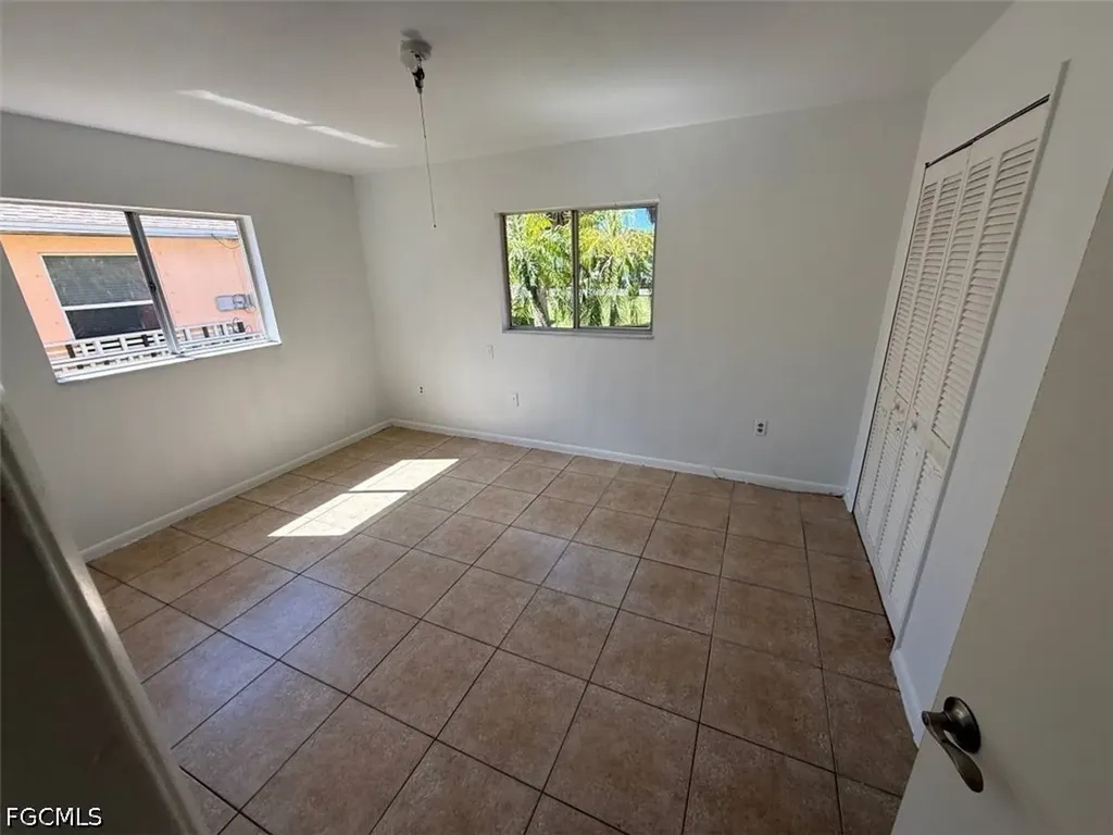 537 SE 6th Place Cape Coral FL 33990