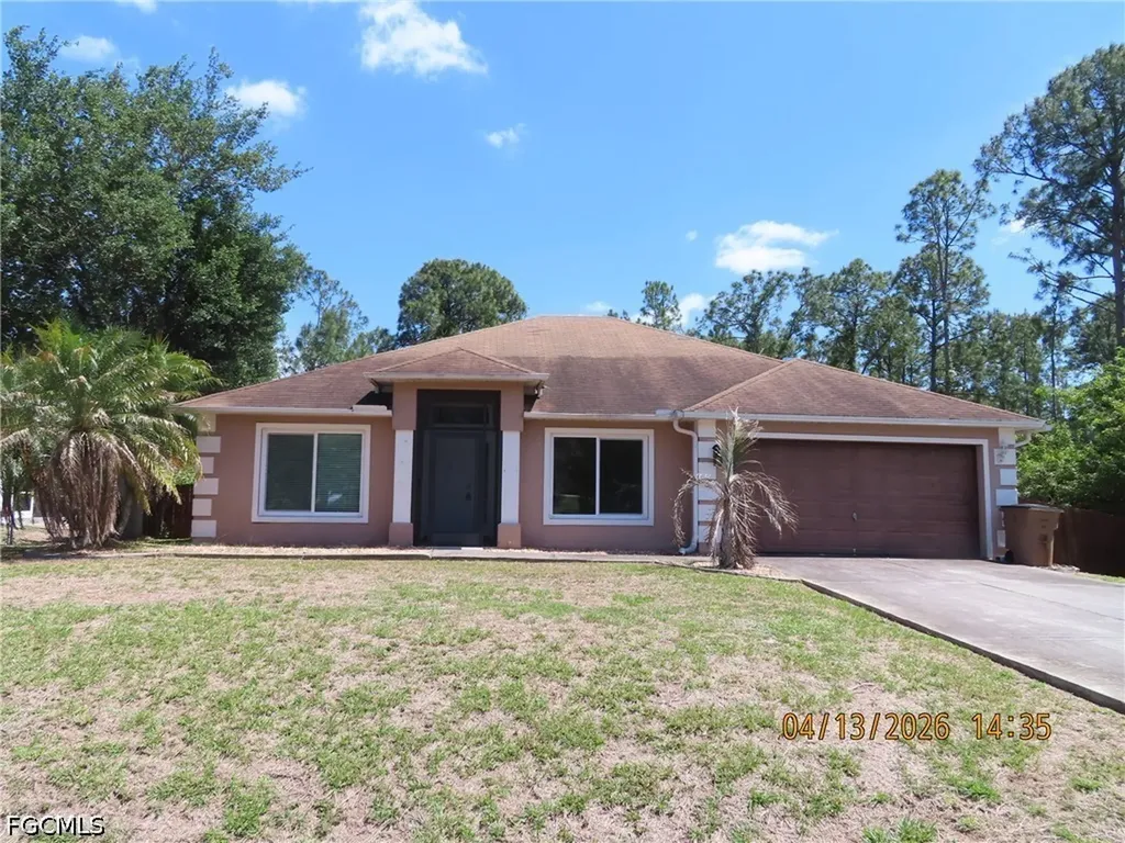 809 Grenada Avenue Lehigh Acres FL 33974