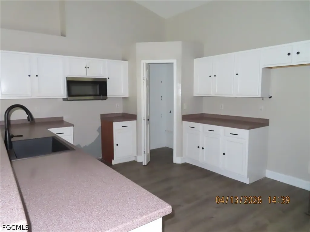 809 Grenada Avenue Lehigh Acres FL 33974