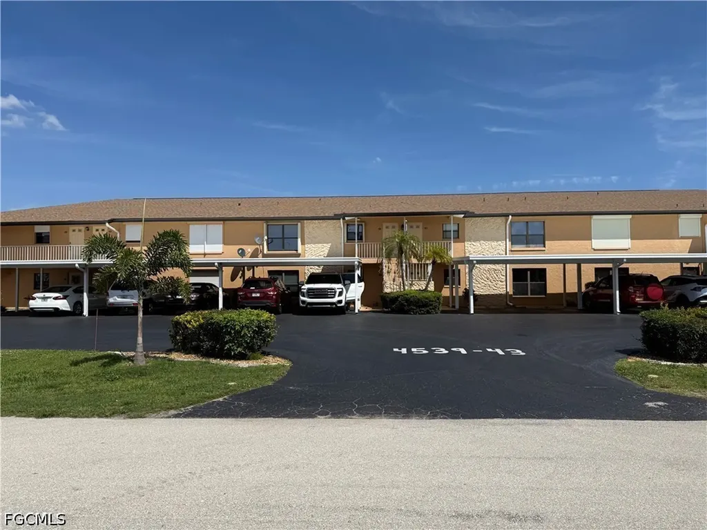 4539 SE 6th Place Cape Coral FL 33904
