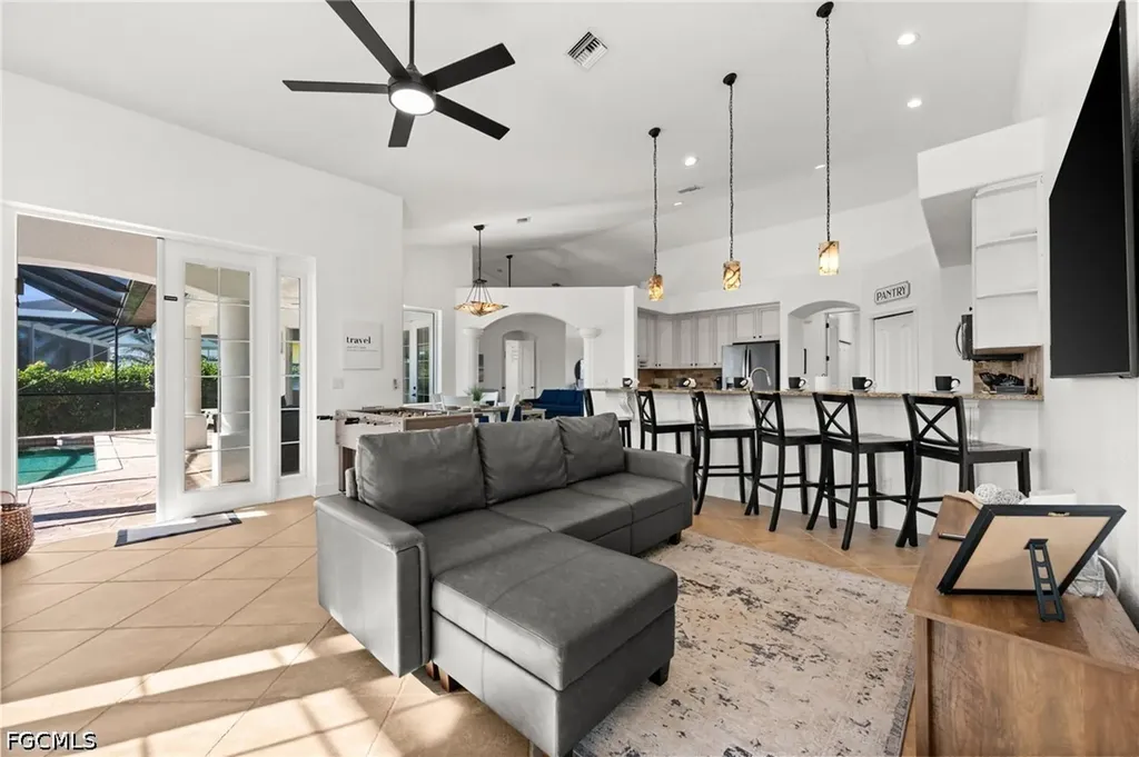3041 SW 11th Place Cape Coral FL 33914