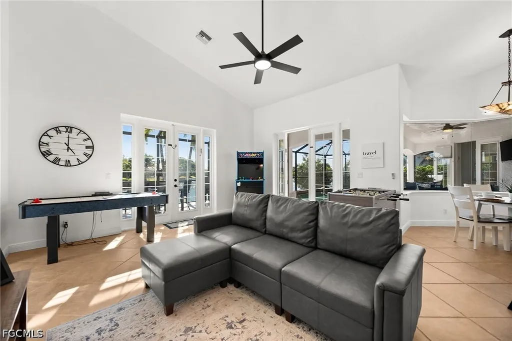 3041 SW 11th Place Cape Coral FL 33914