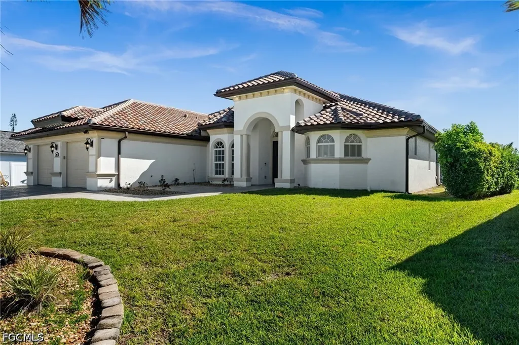 3041 SW 11th Place Cape Coral FL 33914
