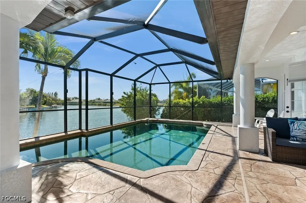 3041 SW 11th Place Cape Coral FL 33914