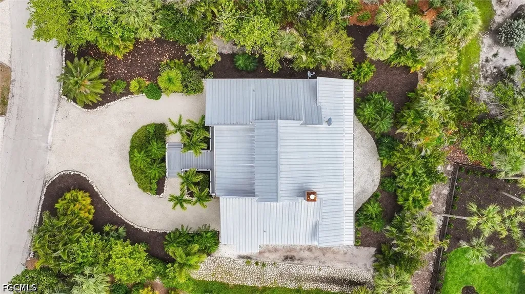 5304 Ladyfinger Lake Road Sanibel FL 33957