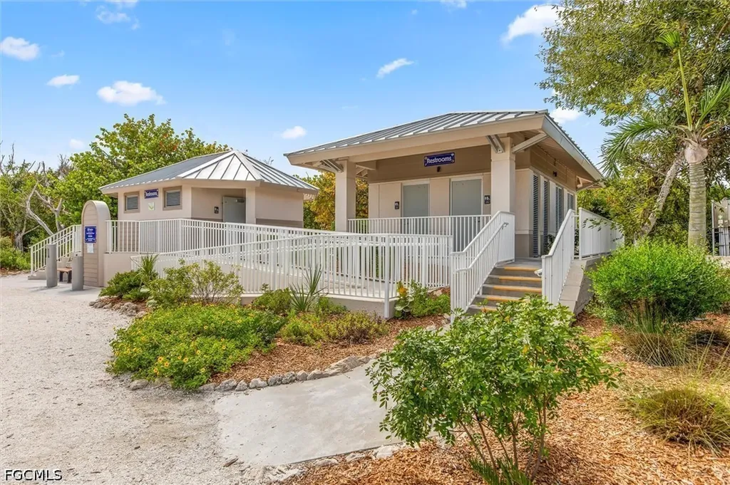 5304 Ladyfinger Lake Road Sanibel FL 33957
