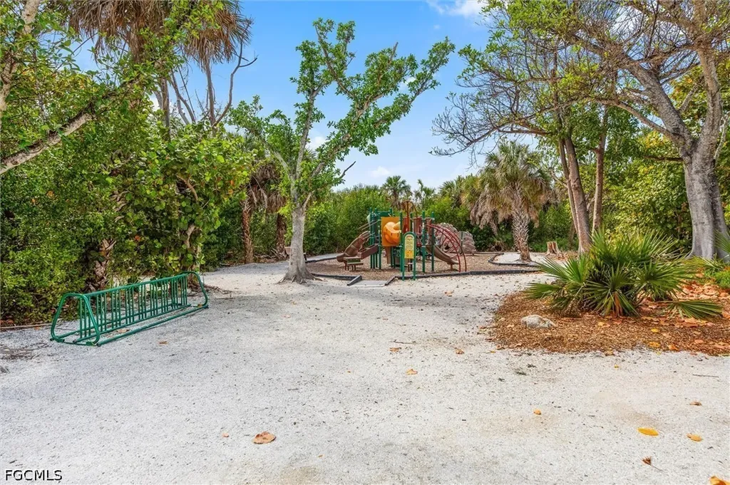 5304 Ladyfinger Lake Road Sanibel FL 33957
