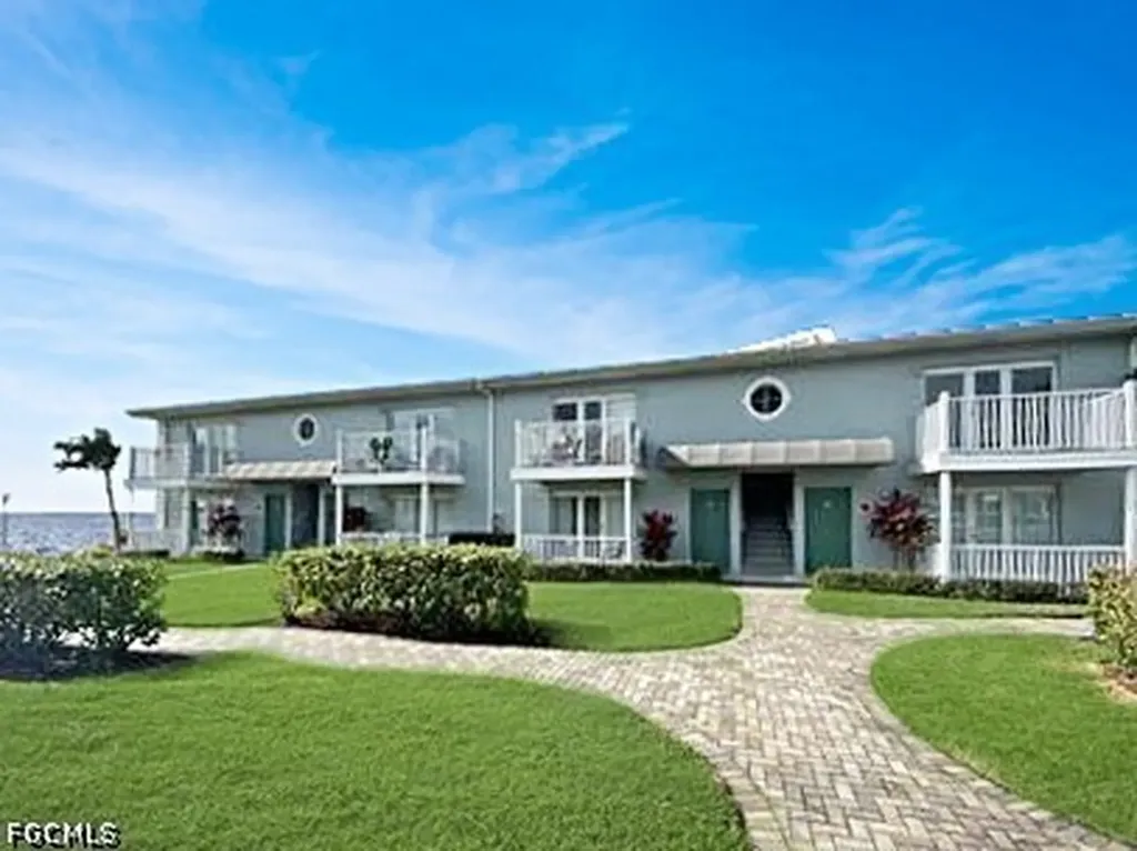 3334 N Key Drive North Fort Myers FL 33903
