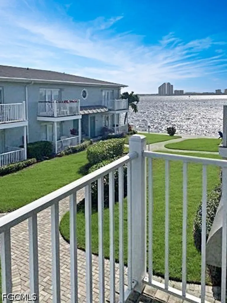 3334 N Key Drive North Fort Myers FL 33903