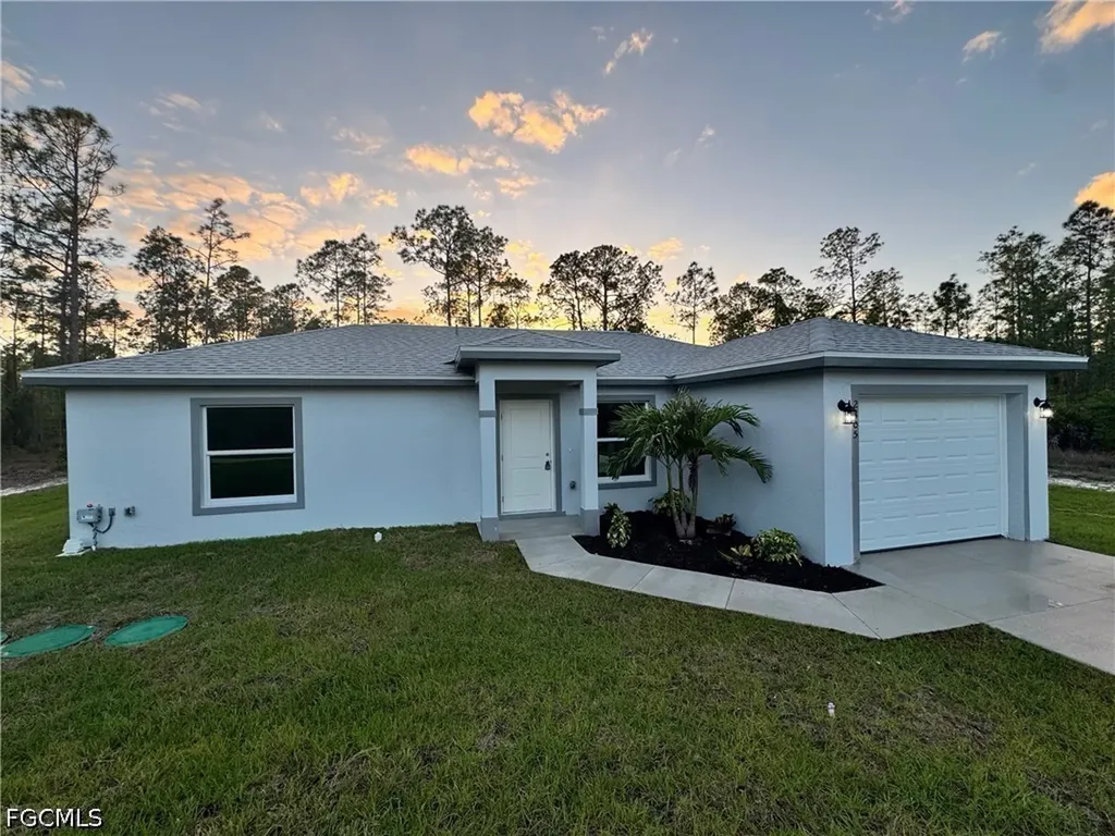 2305 Grant Avenue Alva FL 33920