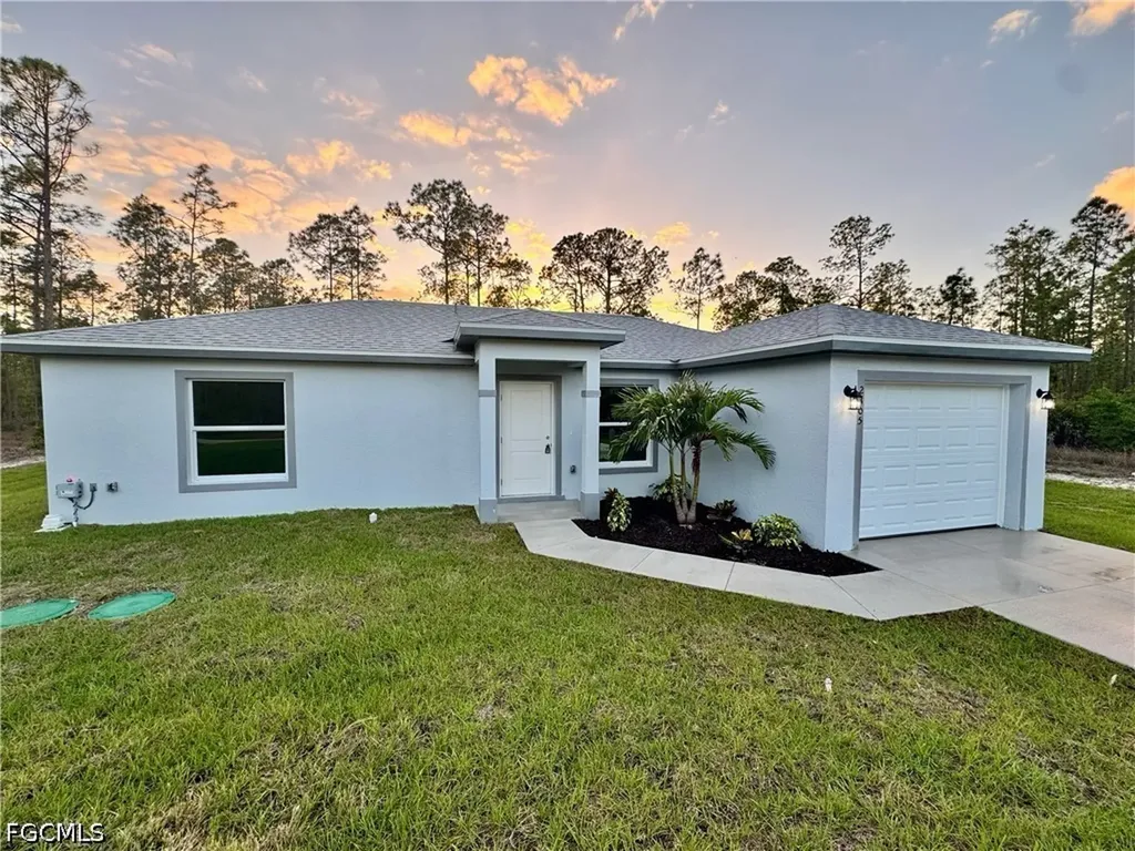 2305 Grant Avenue Alva FL 33920