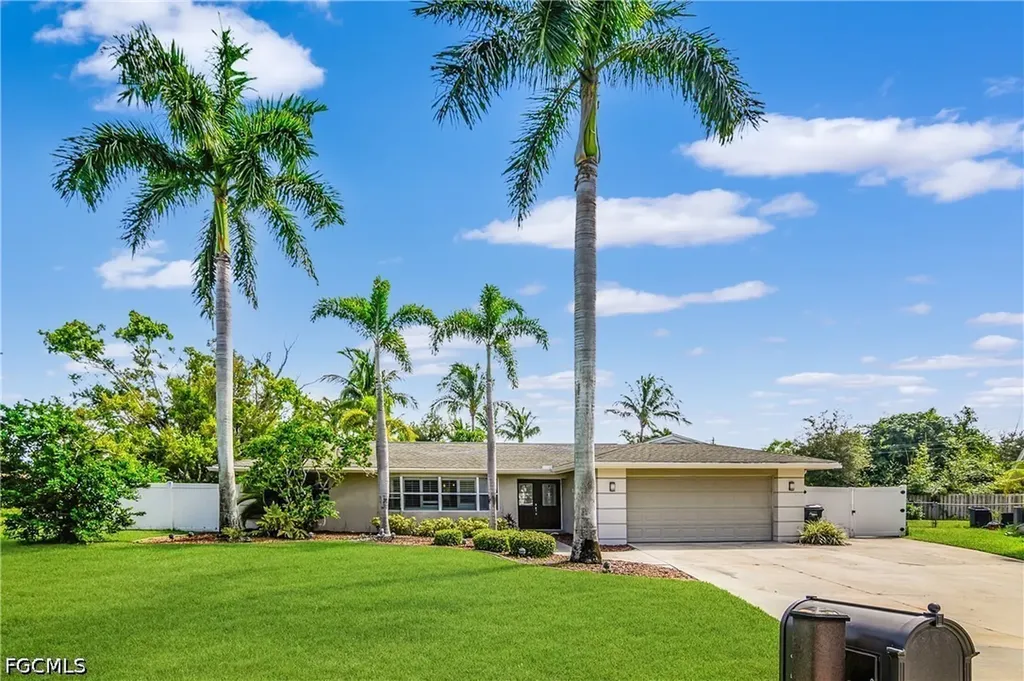 Fort Myers FL, 1687 N Flossmoor Road