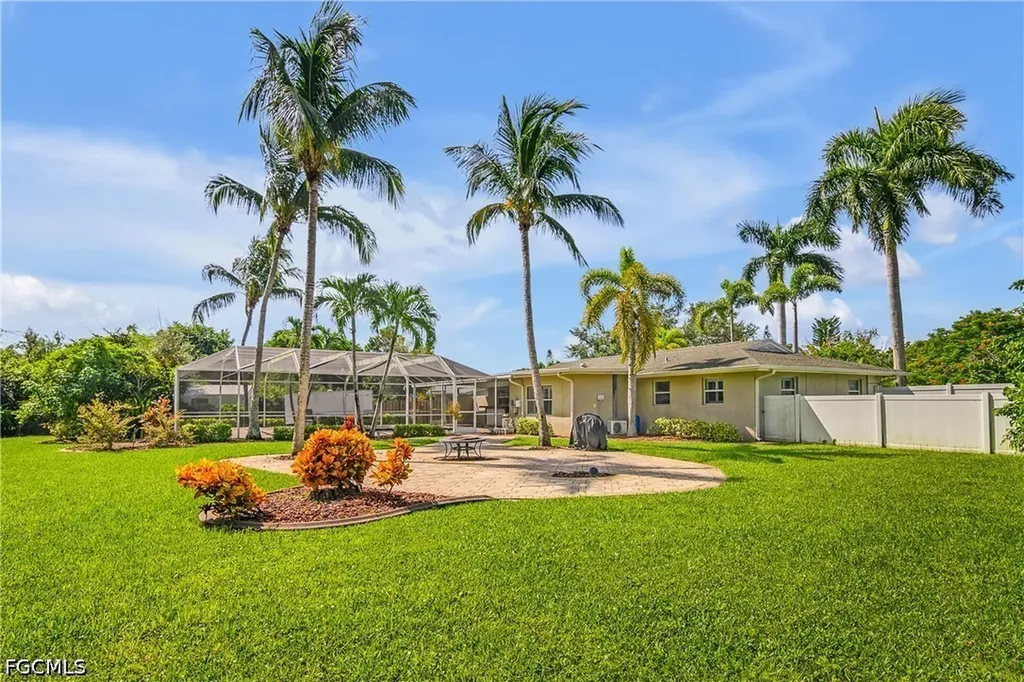 1687 N Flossmoor Road Fort Myers FL 33919