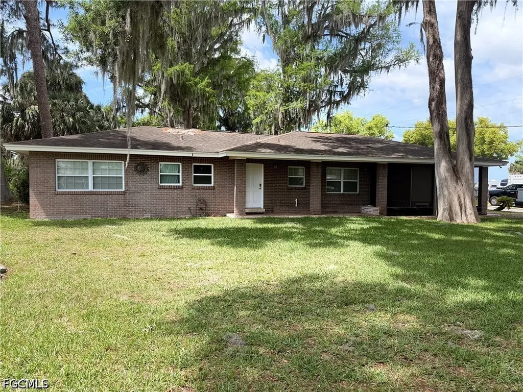 48 Harbor Circle Astatula FL 34705