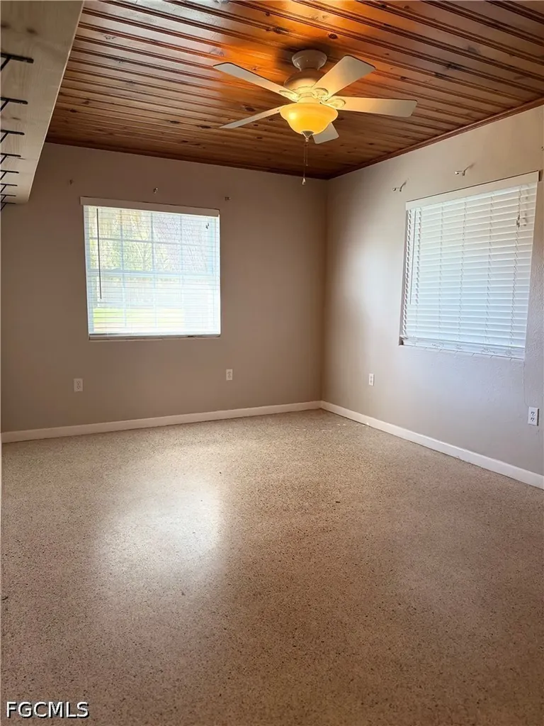 48 Harbor Circle Astatula FL 34705