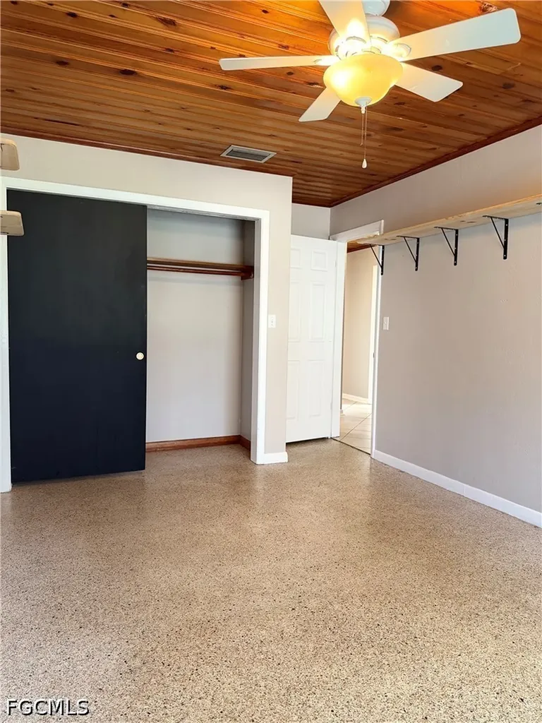 48 Harbor Circle Astatula FL 34705
