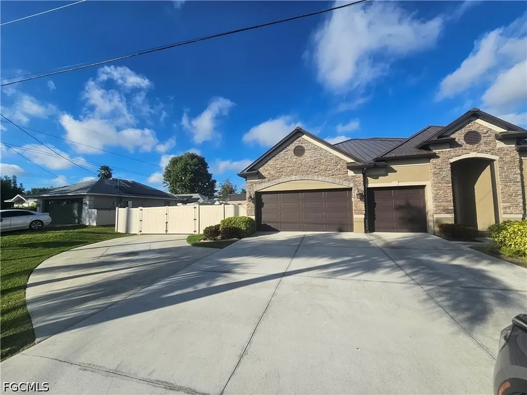 1919 SW 26th Terrace Cape Coral FL 33914