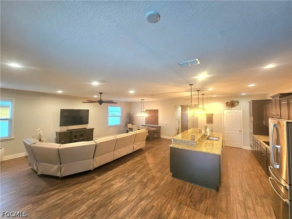1919 SW 26th Terrace Cape Coral FL 33914