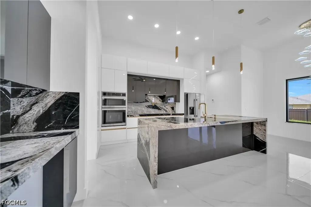 2020 Santa Barbara Boulevard N Cape Coral FL 33993