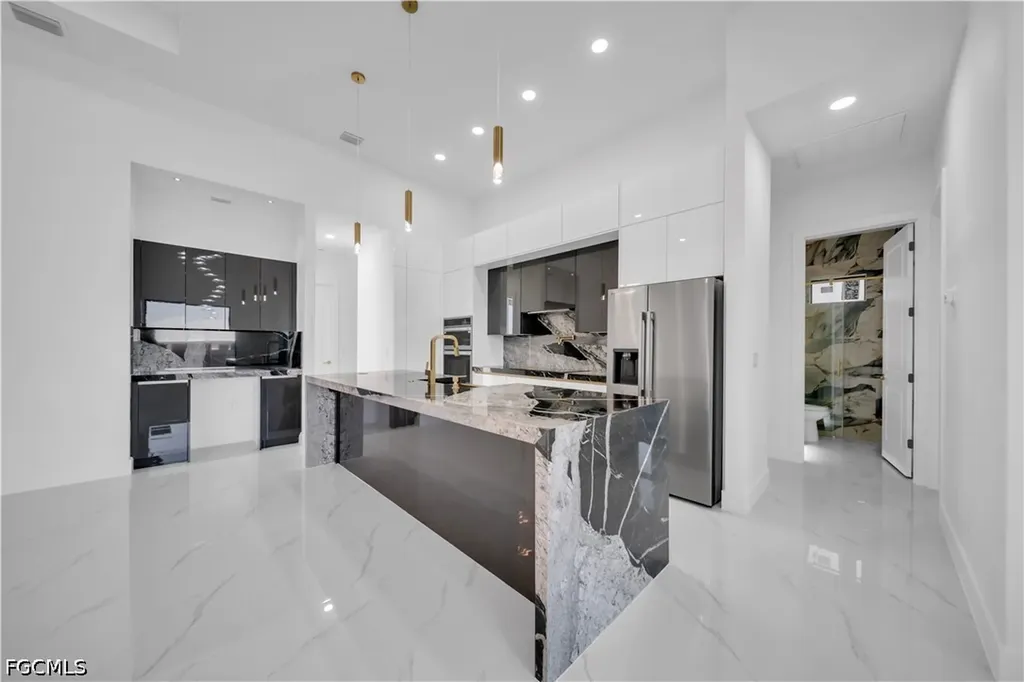 2020 Santa Barbara Boulevard N Cape Coral FL 33993