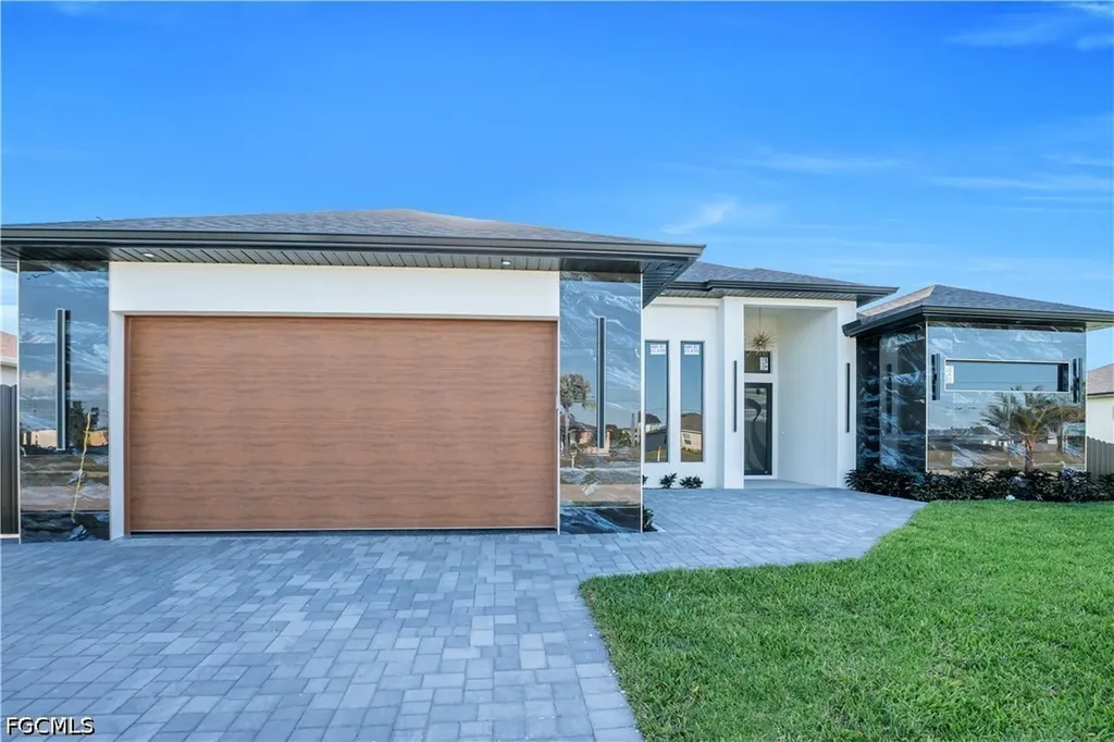 2020 Santa Barbara Boulevard N Cape Coral FL 33993