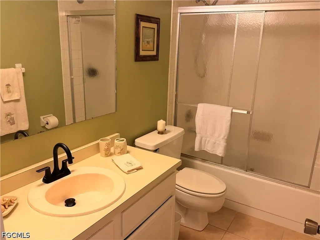2526 SE 16th Place Cape Coral FL 33904