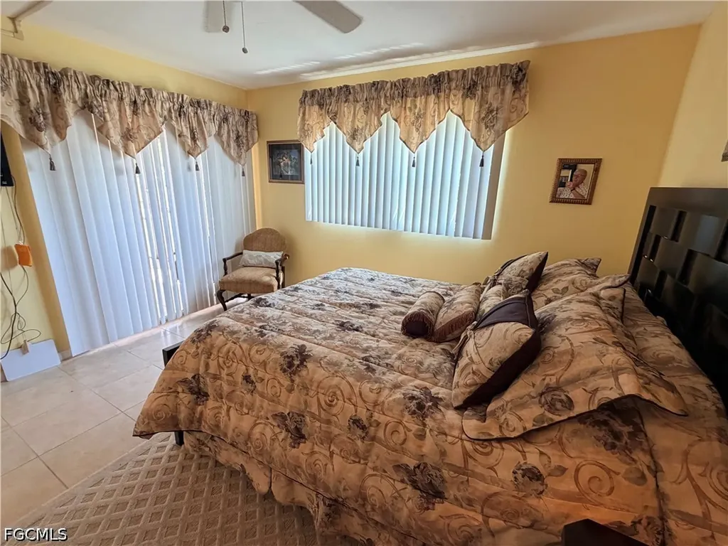2526 SE 16th Place Cape Coral FL 33904