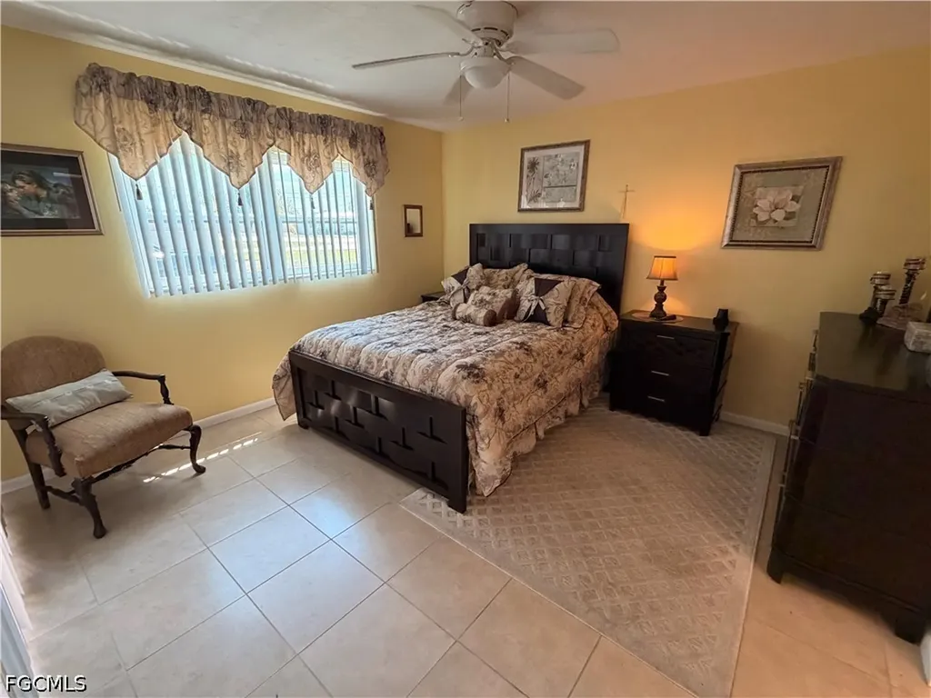 2526 SE 16th Place Cape Coral FL 33904