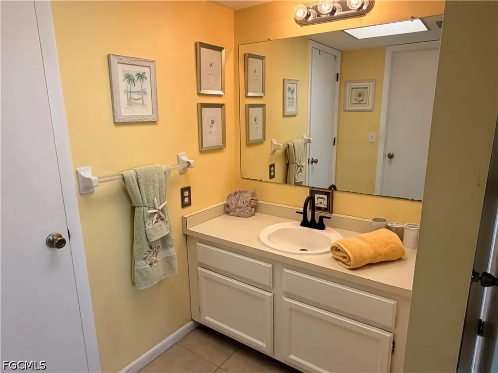 2526 SE 16th Place Cape Coral FL 33904