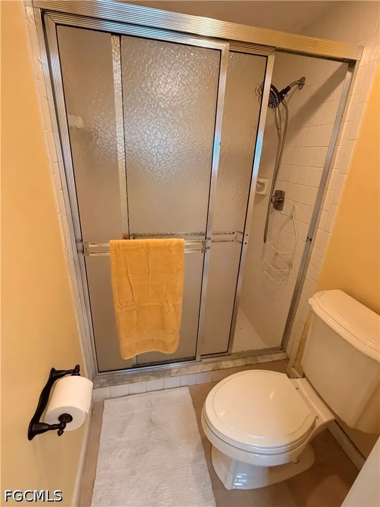 2526 SE 16th Place Cape Coral FL 33904