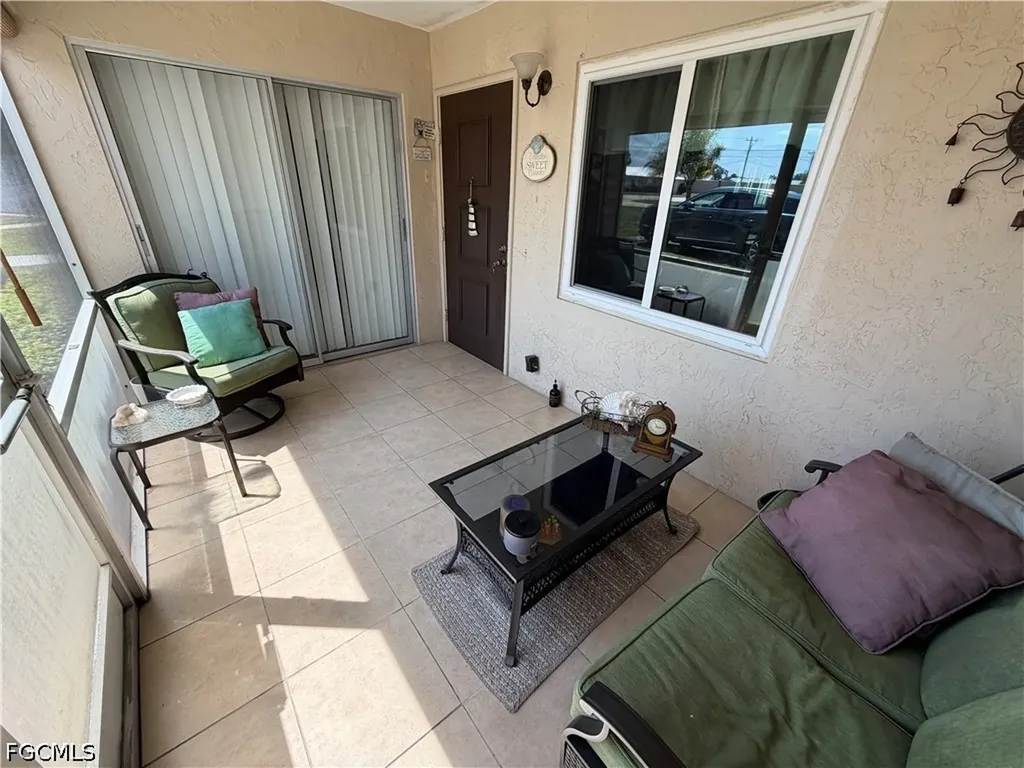 2526 SE 16th Place Cape Coral FL 33904