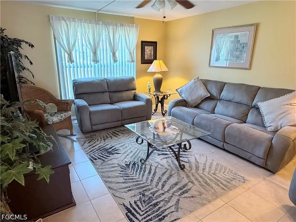 2526 SE 16th Place Cape Coral FL 33904