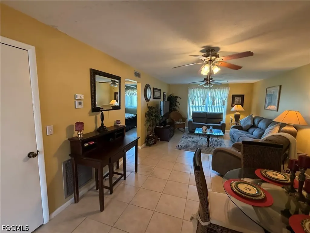 2526 SE 16th Place Cape Coral FL 33904