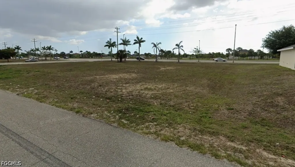 2008 NE 16th Place Cape Coral FL 33909