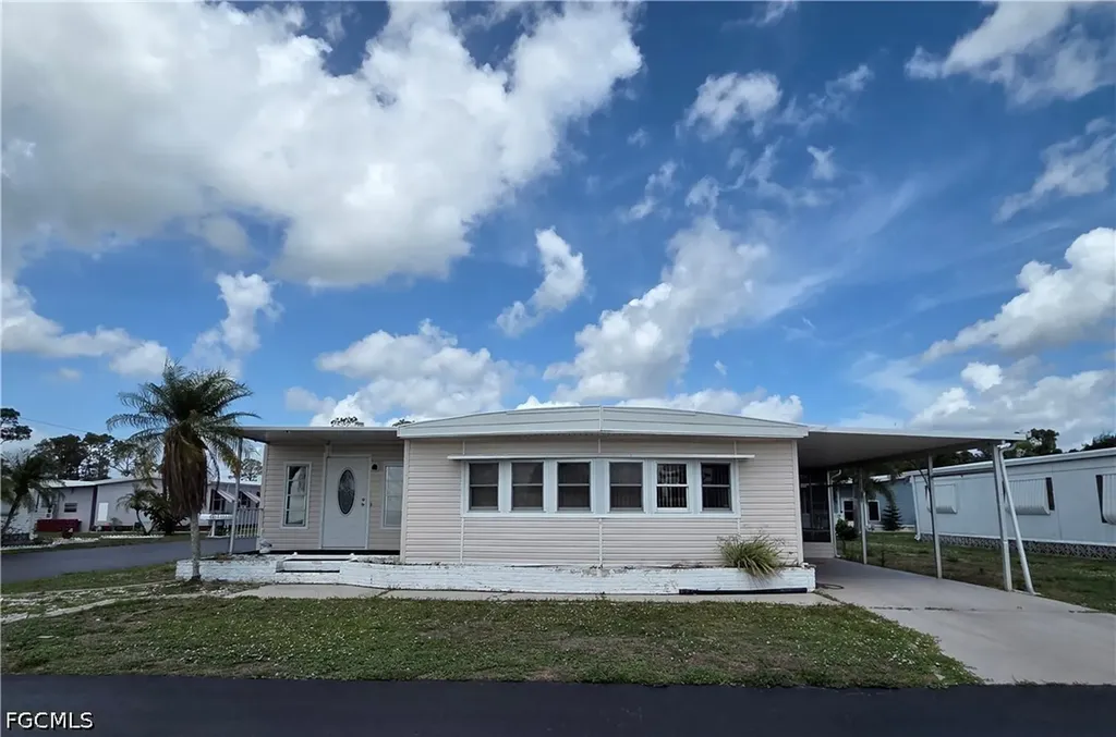 694 Dream Lane North Fort Myers FL 33917