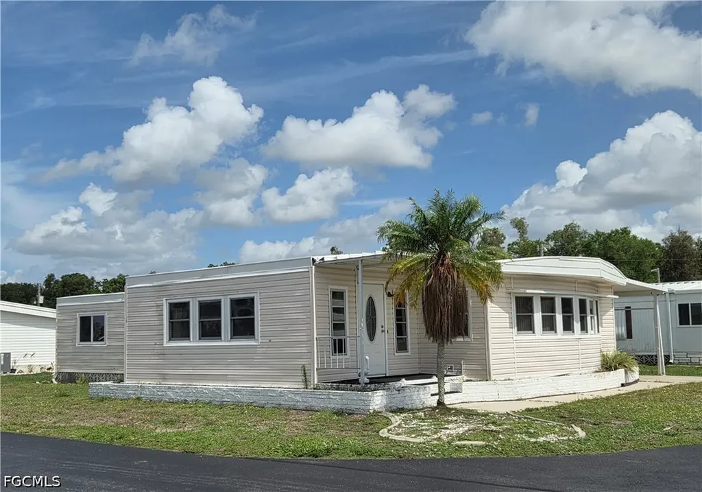 694 Dream Lane North Fort Myers FL 33917