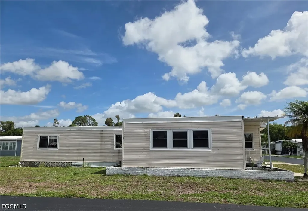 694 Dream Lane North Fort Myers FL 33917