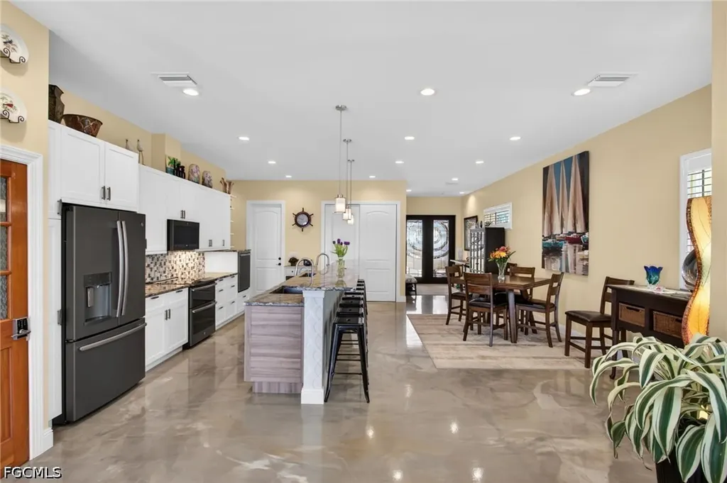 11859 Island Avenue Matlacha FL 33993
