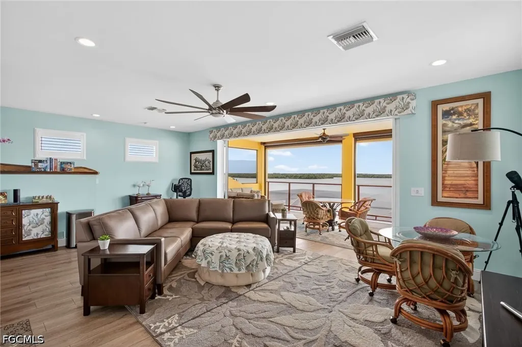 11859 Island Avenue Matlacha FL 33993