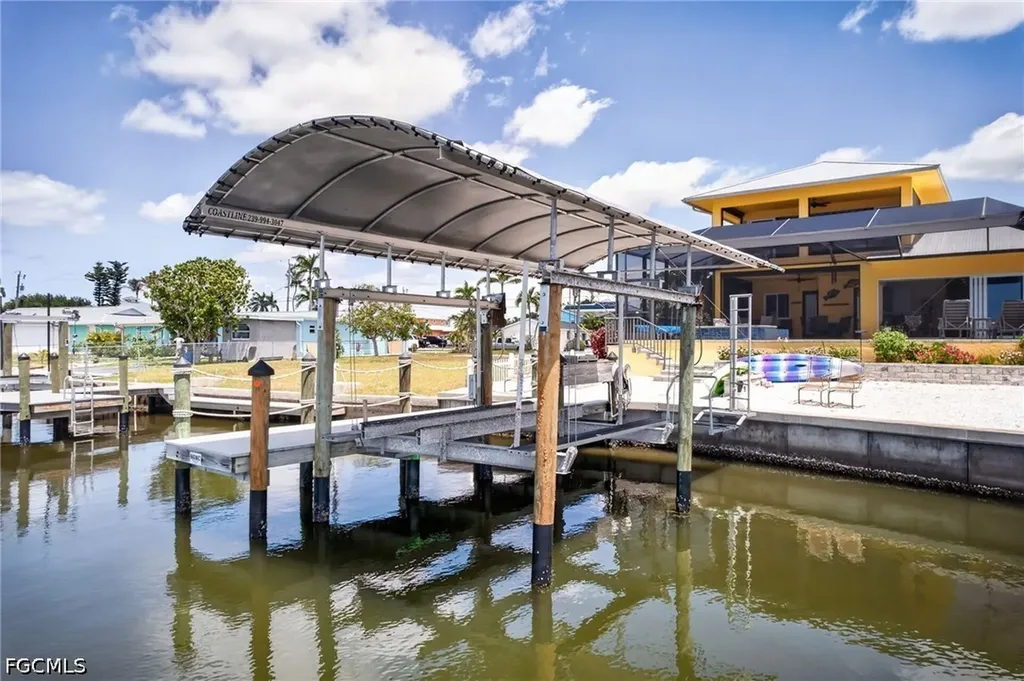 11859 Island Avenue Matlacha FL 33993