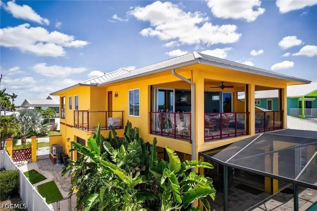 11859 Island Avenue Matlacha FL 33993