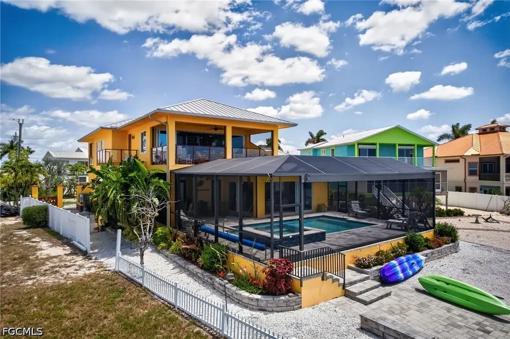 11859 Island Avenue Matlacha FL 33993