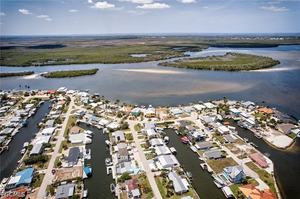 11859 Island Avenue Matlacha FL 33993